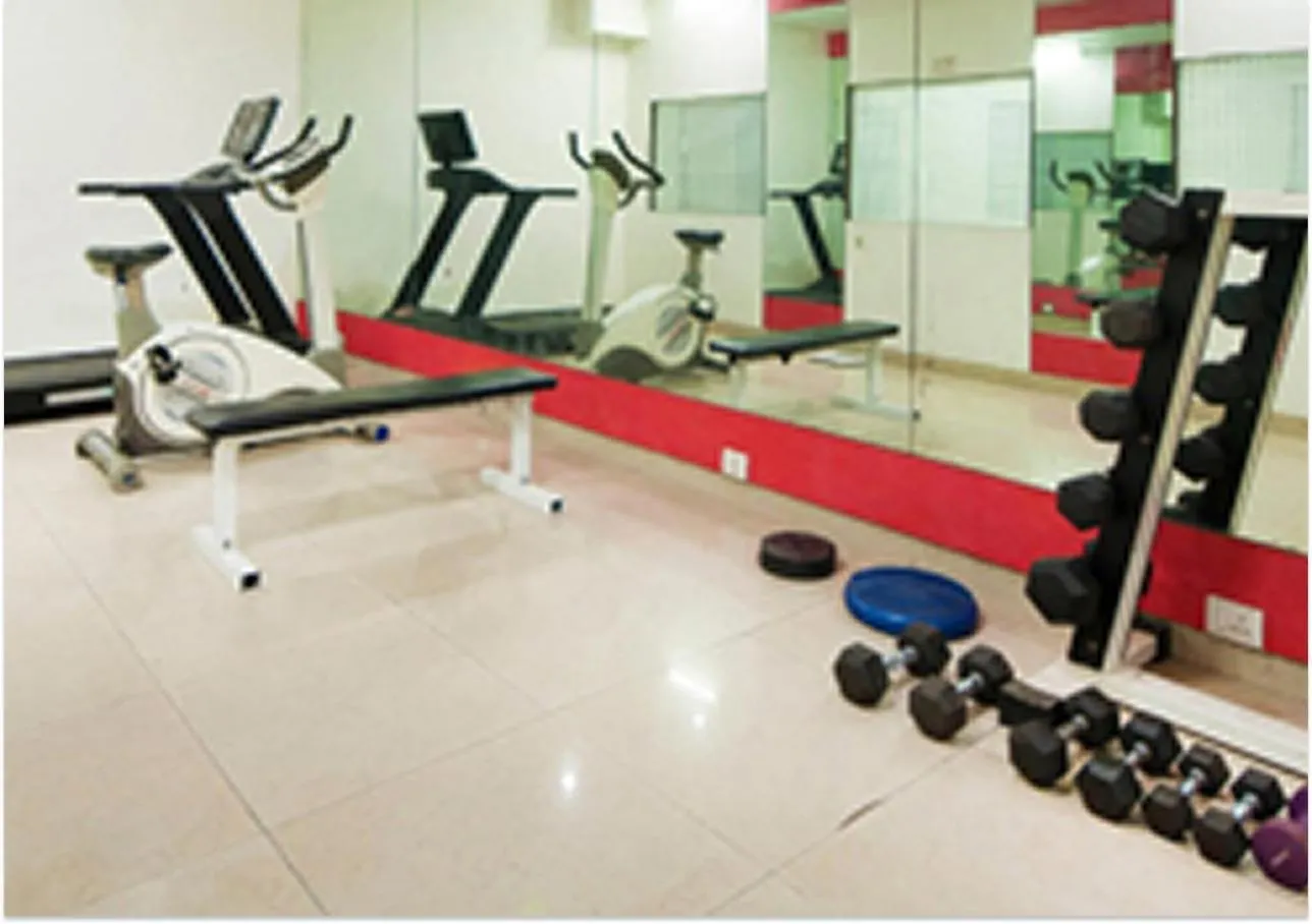 Hotel Blue Neck Hudda City Centre Fortis Hospital