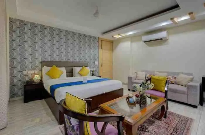 Hotel Blue Neck Hudda City Centre Fortis Hospital