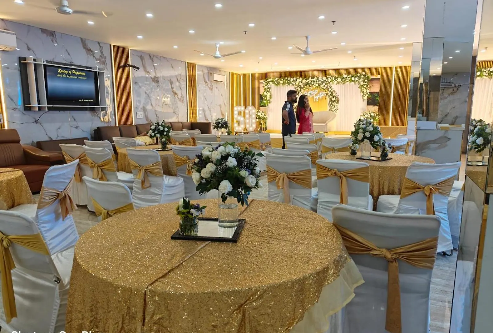 Hotel Blue Neck Hudda City Centre Fortis Hospital Indien